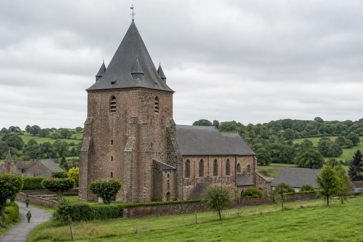 Pourquoi la Thiérache a fortifié ses églises
